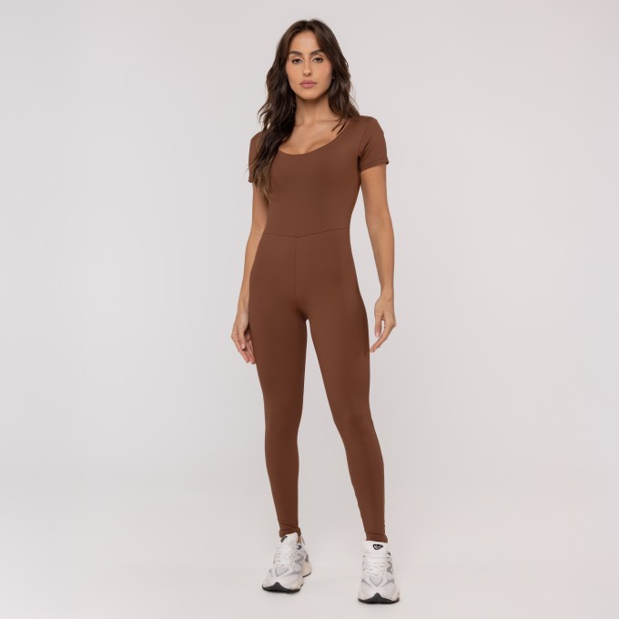 Macacão Manga Curta Marrom Athletic