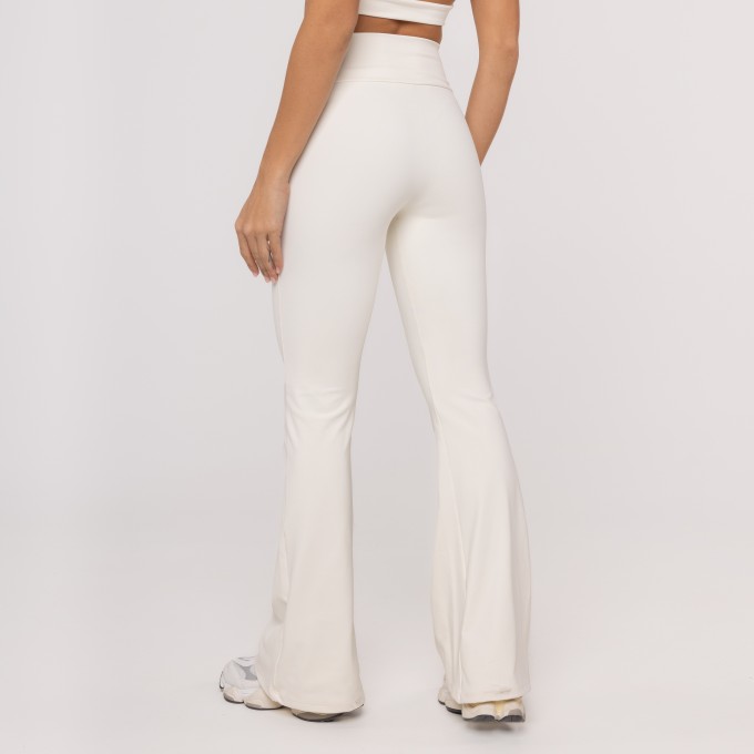 Calça Flare Classic Off White